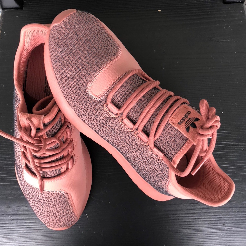 Women Adidas Tubular Shadow sneakers